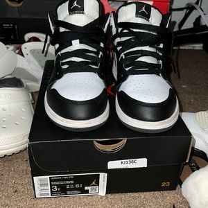 Jordan 1 mid white shawdow